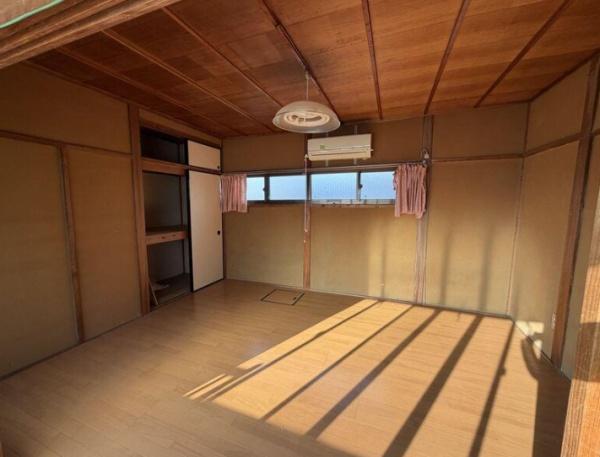 京都市伏見区深草願成町　中古戸建 内観写真（リビング以外の居室）