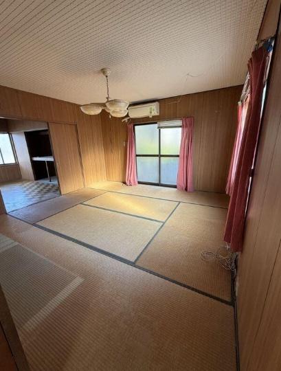 京都市伏見区深草願成町　中古戸建 内観写真（リビング以外の居室）
