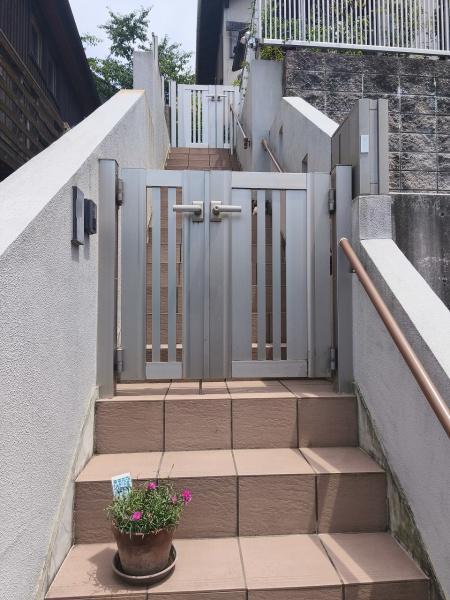 京都市伏見区深草願成町　中古戸建 現地写真（玄関）