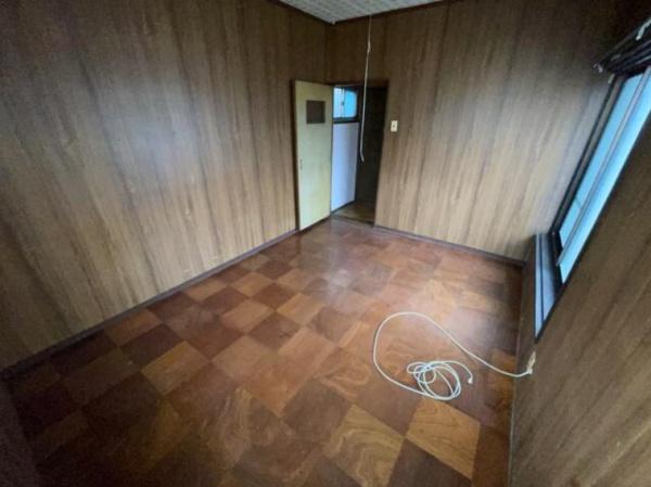 富田林市西板持町8丁目　中古戸建 内観写真（リビング以外の居室）
