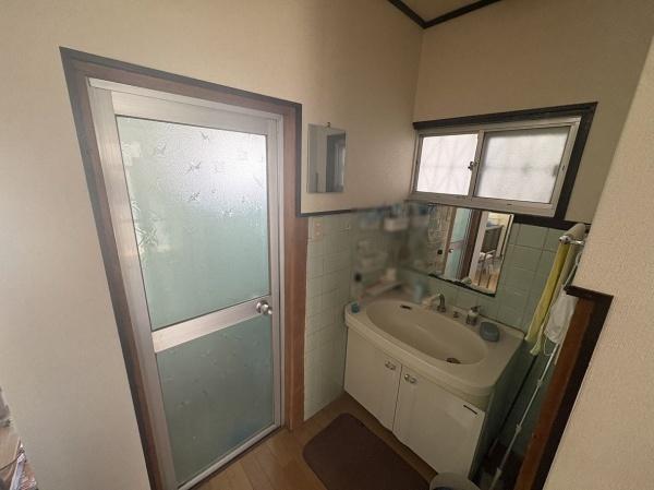 堺市東区草尾　中古戸建 内観写真（洗面台・洗面所）