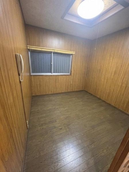 堺市東区草尾　中古戸建 内観写真（リビング以外の居室）