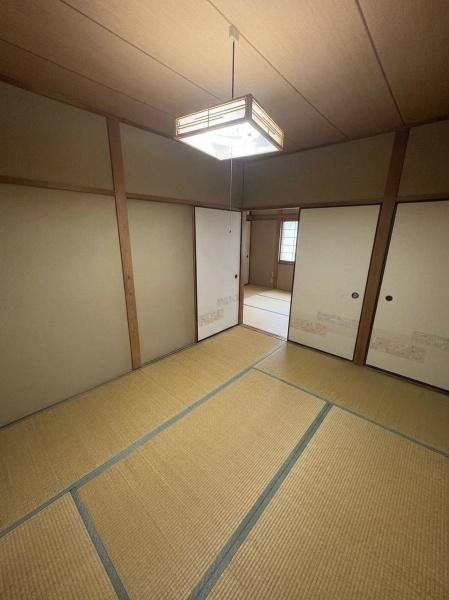 堺市東区草尾　中古戸建 内観写真（リビング以外の居室）