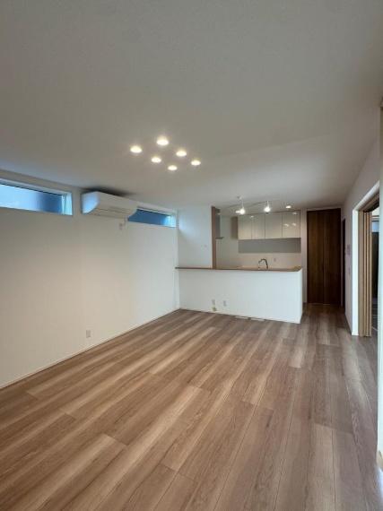 羽曳野市はびきの3丁目　中古戸建 内観写真（リビング）
