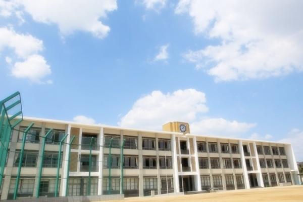 尼崎市東園田町5丁目　中古戸建 中学校