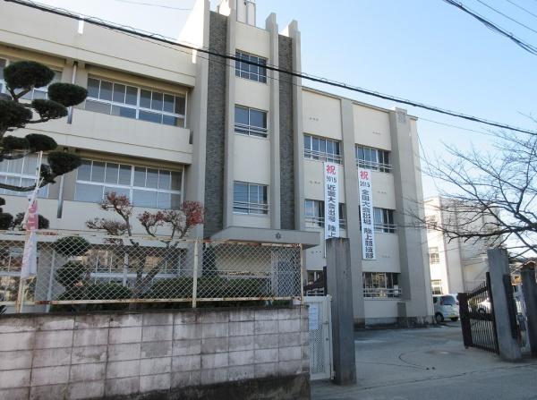 富田林市富美ヶ丘町　中古戸建 中学校