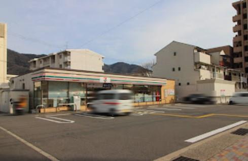 ウィズフィール京都山科 コンビニ