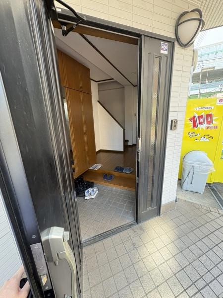 大阪市城東区諏訪4丁目　中古戸建 現地写真（玄関）