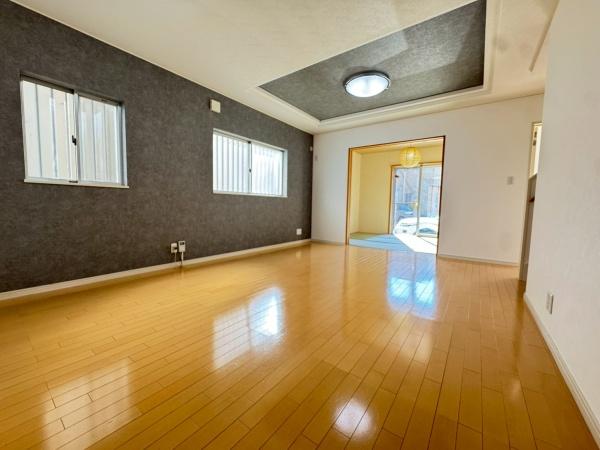 和泉市浦田町　中古戸建 内観写真（リビング）