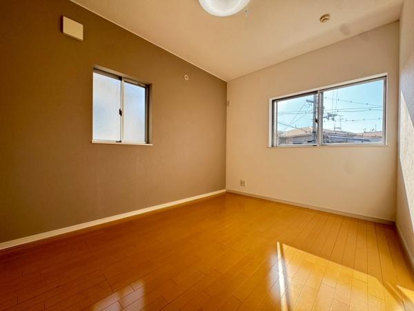 和泉市浦田町　中古戸建 内観写真（リビング以外の居室）