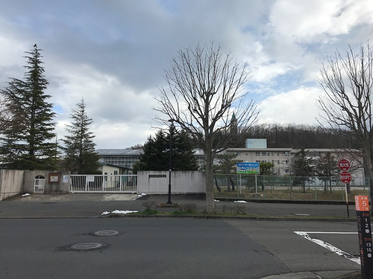 紫山五丁目_戸建 中学校