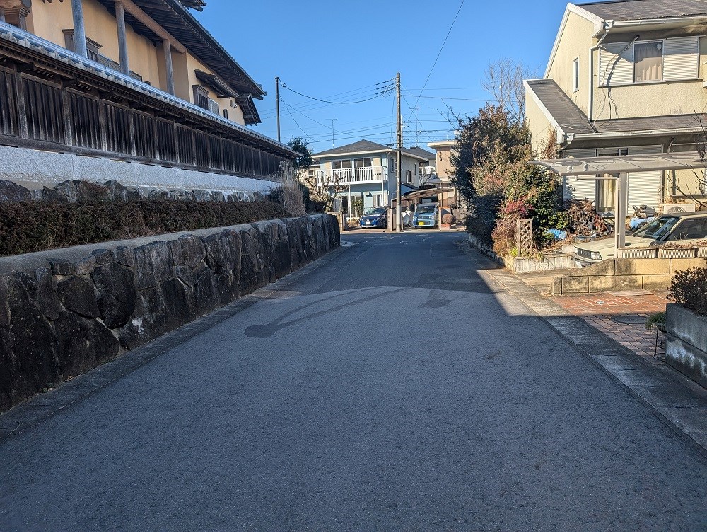 龍ケ崎市松葉４丁目　中古戸建 現地写真（前面道路含む現地写真）