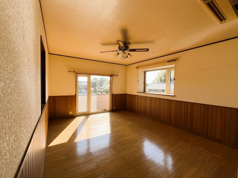 牛久市小坂町　中古戸建 内観写真（リビング）