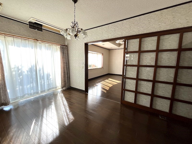 牛久市小坂町　中古戸建 内観写真（リビング）