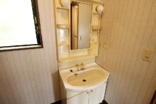 牛久市小坂町　中古戸建 内観写真（洗面台・洗面所）
