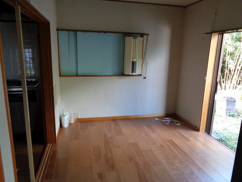 坂東市猫実　店舗付中古戸建  内観写真（リビング以外の居室）