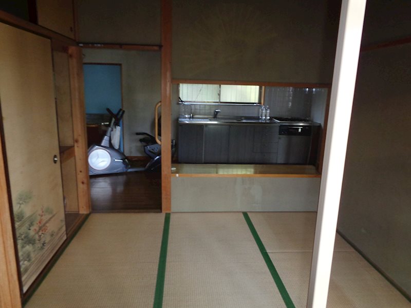 坂東市猫実　店舗付中古戸建  内観写真（リビング以外の居室）