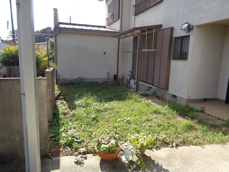 坂東市猫実　店舗付中古戸建  現地写真（庭）