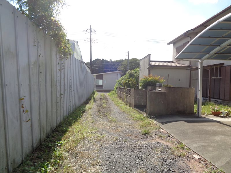 坂東市猫実　店舗付中古戸建  現地写真（前面道路含む現地写真）