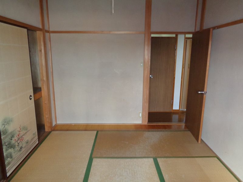 坂東市猫実　店舗付中古戸建  内観写真（リビング以外の居室）
