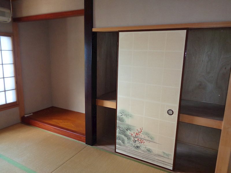 坂東市猫実　店舗付中古戸建  内観写真（収納）
