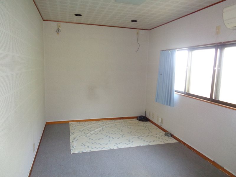坂東市猫実　店舗付中古戸建  内観写真（リビング以外の居室）