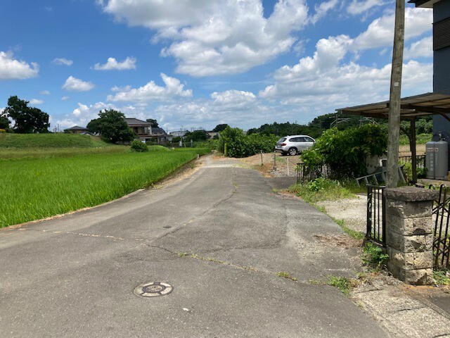 石岡市府中４丁目　土地 現地写真（前面道路含む現地写真）