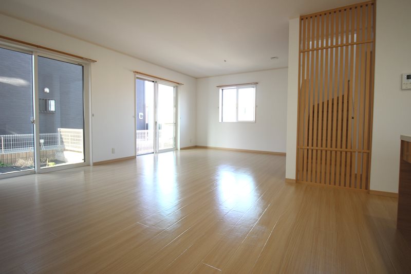 牛久市ひたち野東３丁目　中古戸建 内観写真（リビング）