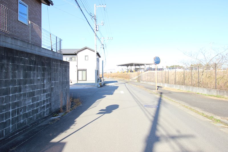牛久市ひたち野東３丁目　中古戸建 現地写真（前面道路含む現地写真）