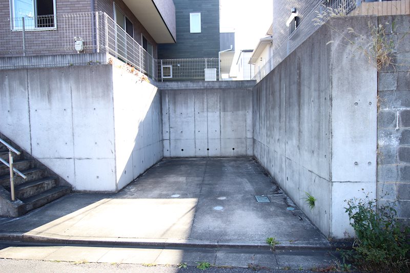牛久市ひたち野東３丁目　中古戸建 現地写真（駐車場）