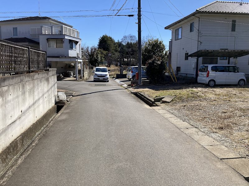 牛久市小坂町　土地 現地写真（前面道路含む現地写真）