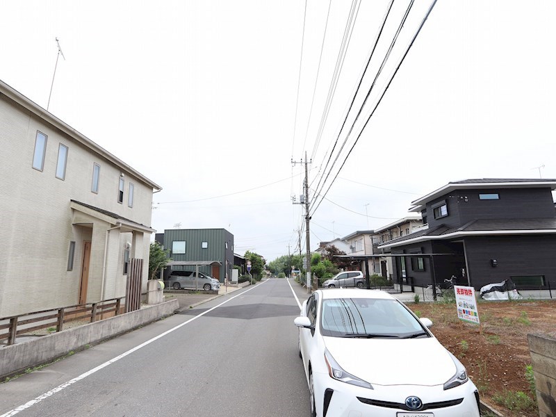 牛久市小坂町　土地 現地写真（前面道路含む現地写真）