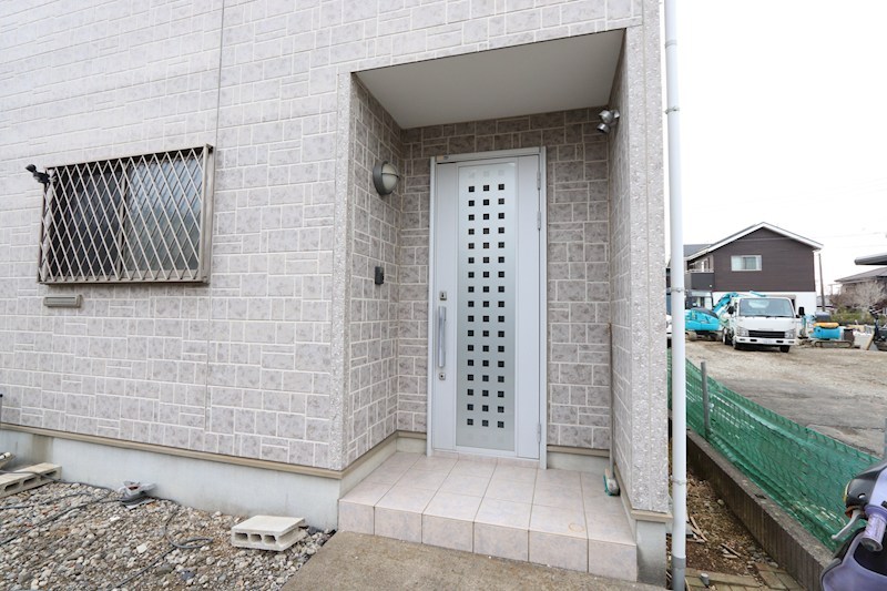 龍ケ崎市直鮒　中古戸建 現地写真（玄関）
