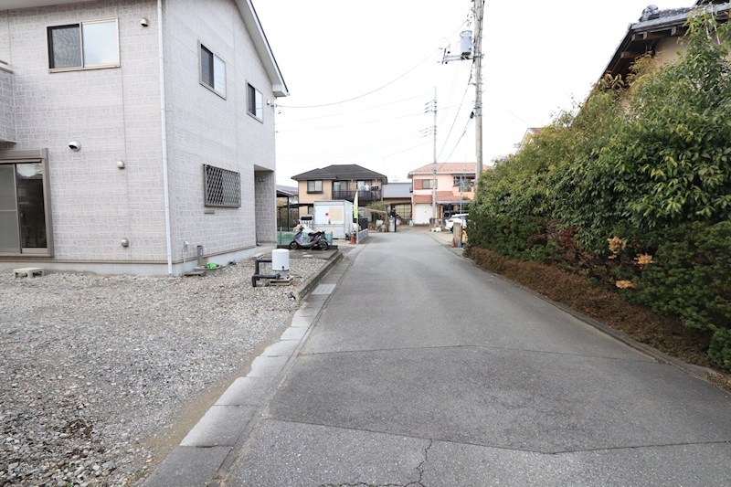 龍ケ崎市直鮒　中古戸建 現地写真（前面道路含む現地写真）