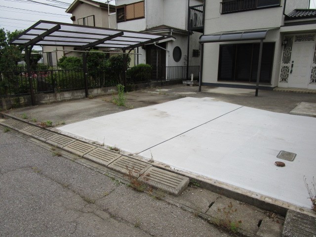 古河市下辺見　中古戸建 現地写真（駐車場）