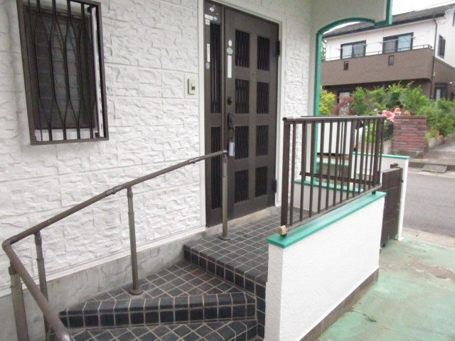 古河市三和　中古戸建 現地写真（玄関）