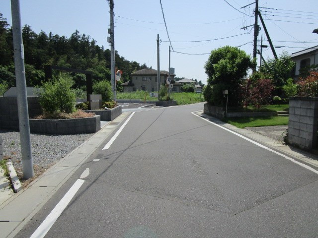 土浦市乙戸　中古戸建 現地写真（前面道路含む現地写真）