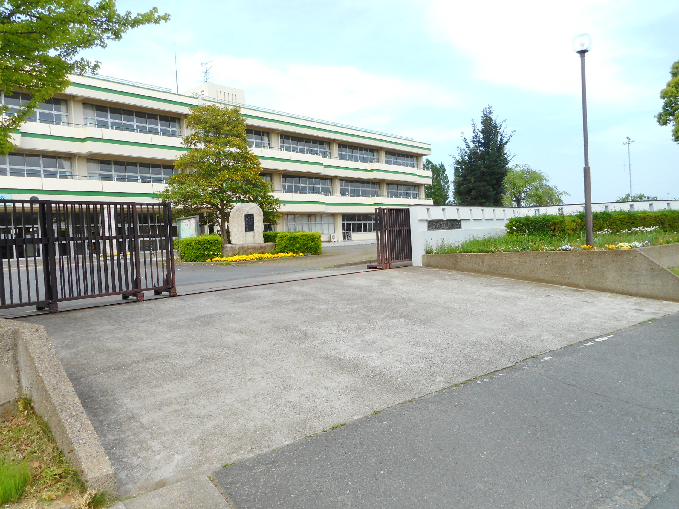 土浦市乙戸　中古戸建 小学校