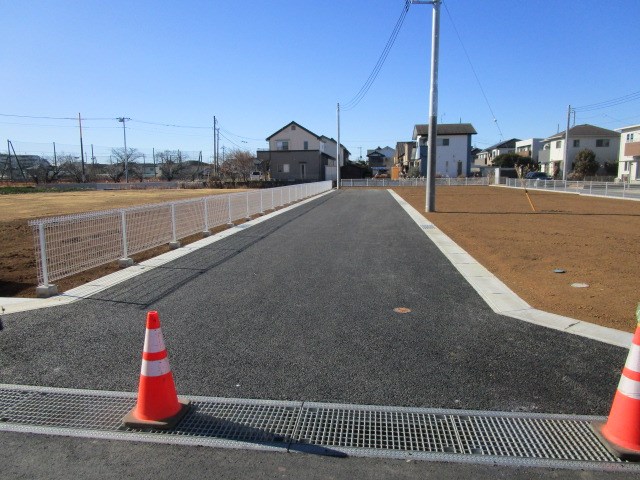 土浦市真鍋２丁目　土地　１区画 現地写真（前面道路含む現地写真）