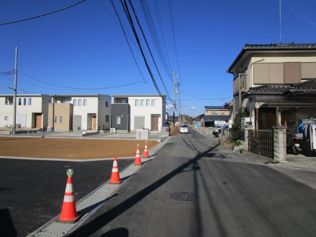 土浦市真鍋２丁目　土地　４区画 現地写真（前面道路含む現地写真）