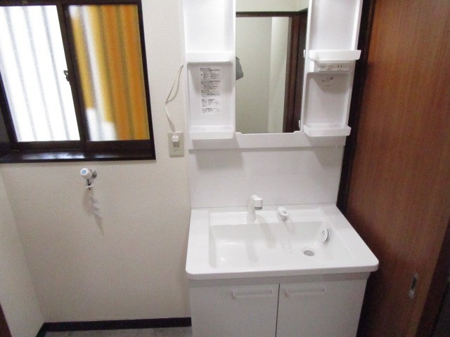 かすみがうら市稲吉南３丁目　中古戸建 内観写真（洗面台・洗面所）