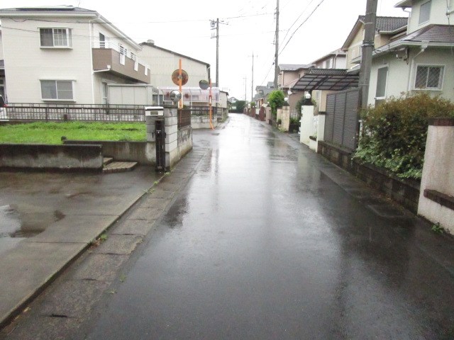 かすみがうら市稲吉南３丁目　中古戸建 現地写真（前面道路含む現地写真）
