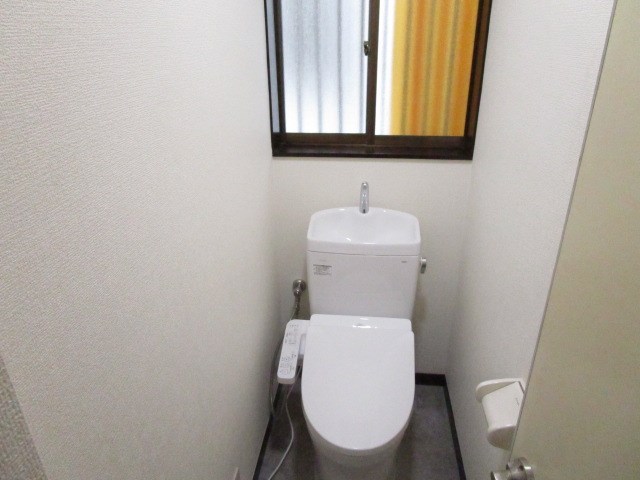 かすみがうら市稲吉南３丁目　中古戸建 内観写真（トイレ）