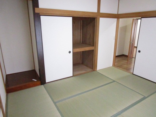 かすみがうら市稲吉南３丁目　中古戸建 内観写真（リビング以外の居室）