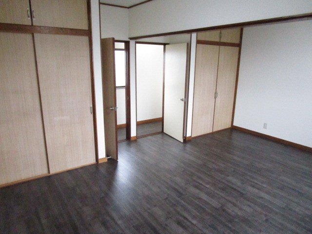 かすみがうら市稲吉南３丁目　中古戸建 内観写真（リビング以外の居室）