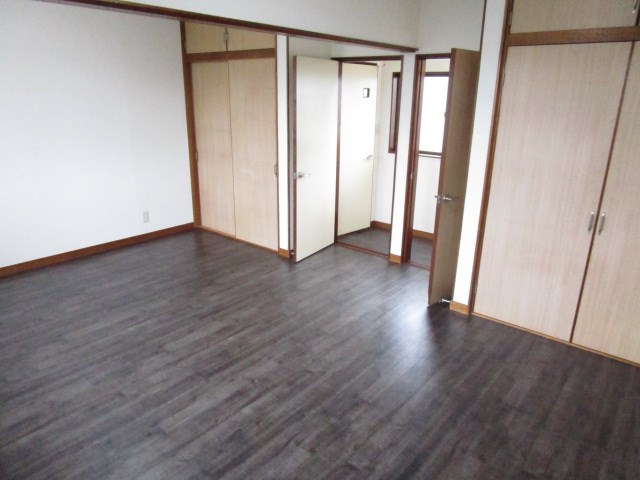 かすみがうら市稲吉南３丁目　中古戸建 内観写真（リビング以外の居室）