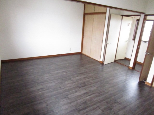 かすみがうら市稲吉南３丁目　中古戸建 内観写真（リビング以外の居室）