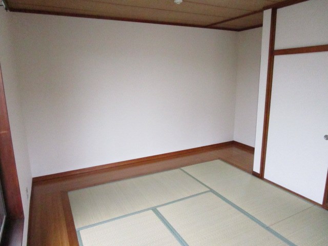かすみがうら市稲吉南３丁目　中古戸建 内観写真（リビング以外の居室）