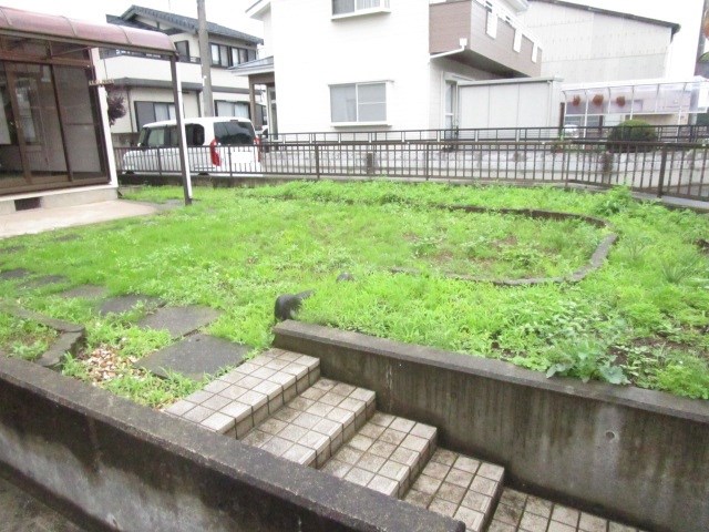 かすみがうら市稲吉南３丁目　中古戸建 現地写真（庭）