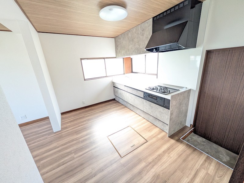 筑西市岡芹　中古戸建 内観写真（キッチン）